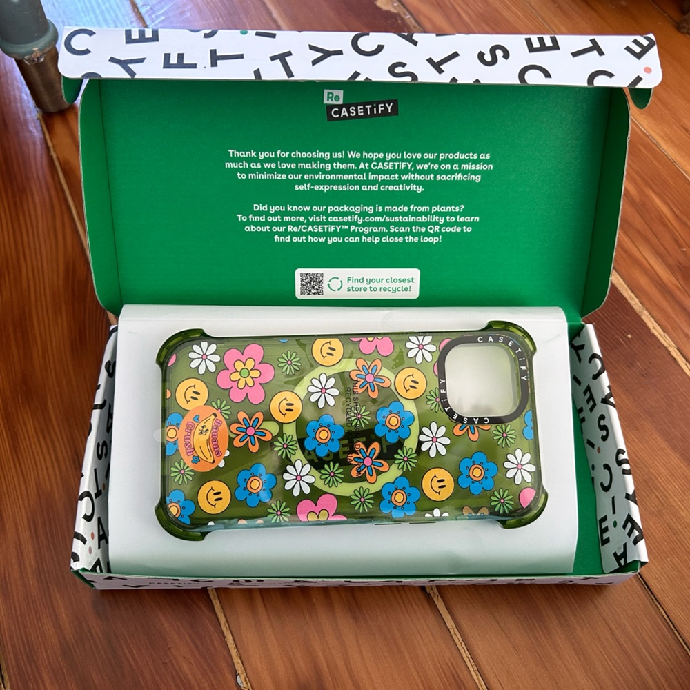 Casetify Green Banana Crush iPhone 14 Case - Picture 4 of 4